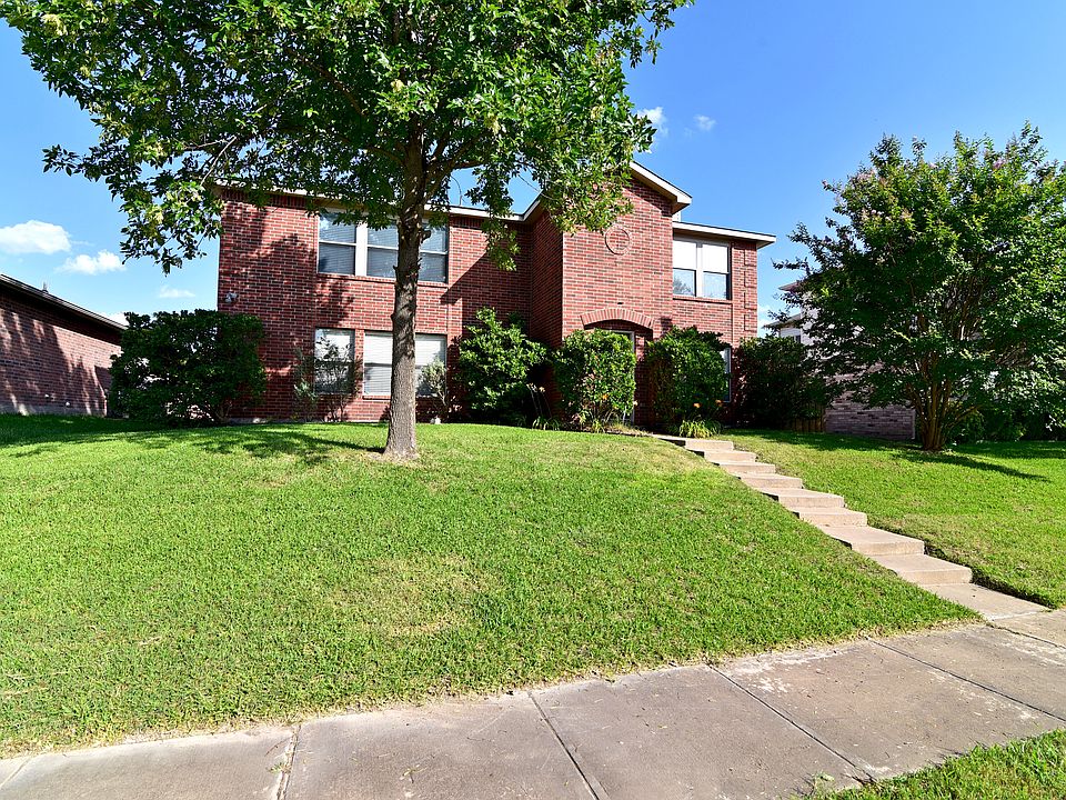2nd image of 1483 Englewood Dr