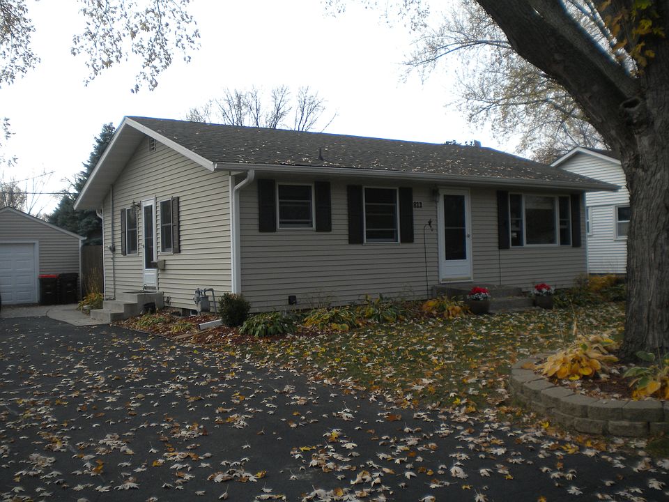 1st image of 813 4th St W