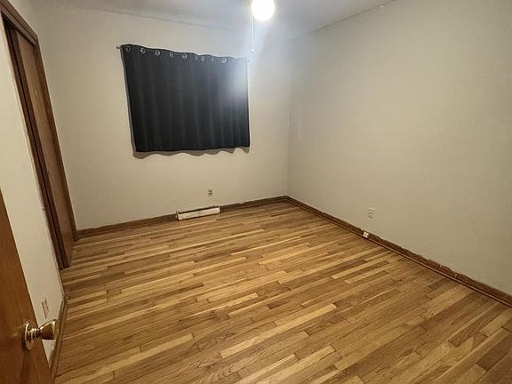 3rd image of 2203 McGuffey Rd