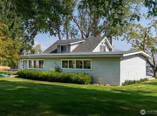 14 Dalton Rd, Omak, WA 98841