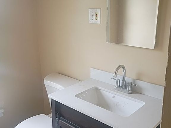 5th image of 600 Bellevue Ave Unit 2