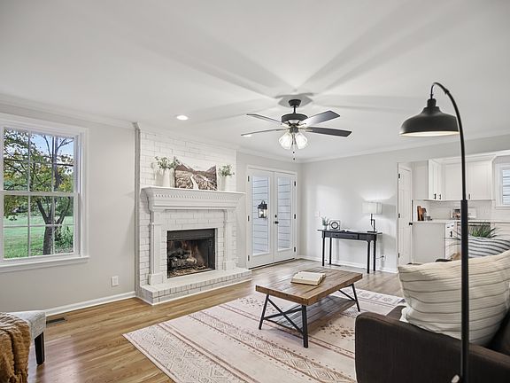 4th image of 320 Cotton Ln