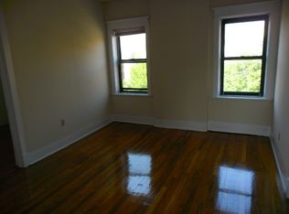 1900 W Irving Park Rd, Chicago, IL 60613