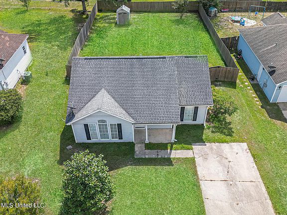 3rd image of 12084 Five Oaks Dr
