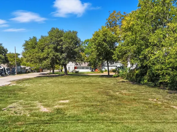 9002 Santa Clara Dr, Dallas, TX 75218