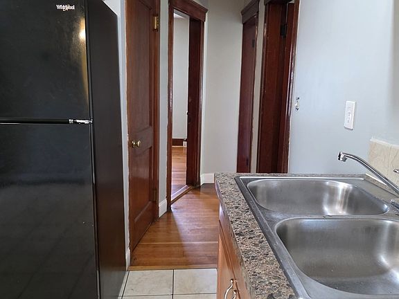 5th image of 25 Slater St #1