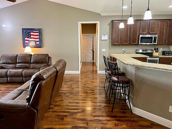 5th image of 11051 Oakshore Ln