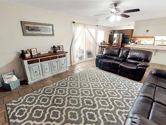 2nd image of 200 W Silver Dr