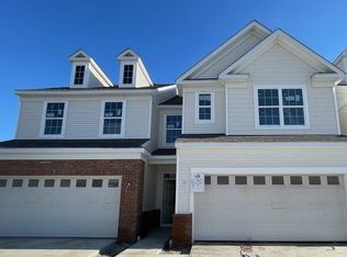 810-1 Dipper Ln, Aurora, OH 44202