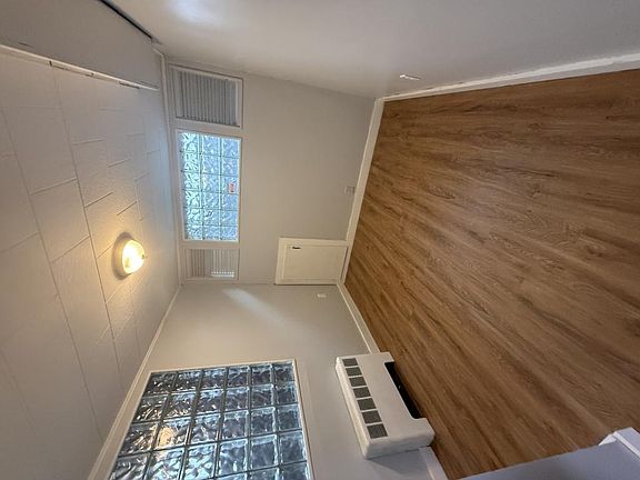 3rd image of 55 High St