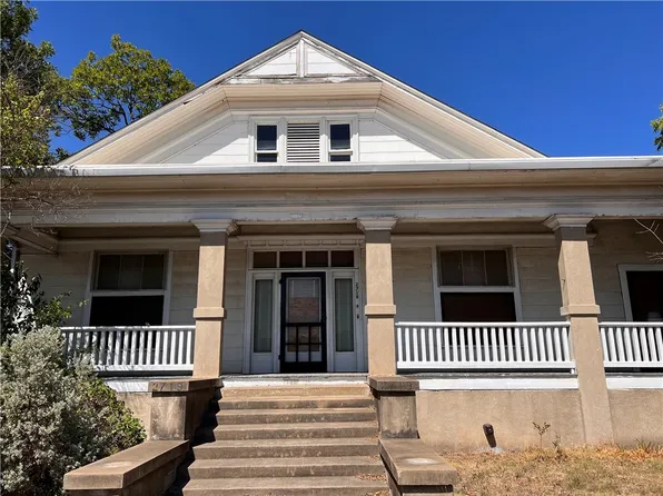 2719 N 18th St, Waco, TX 76708