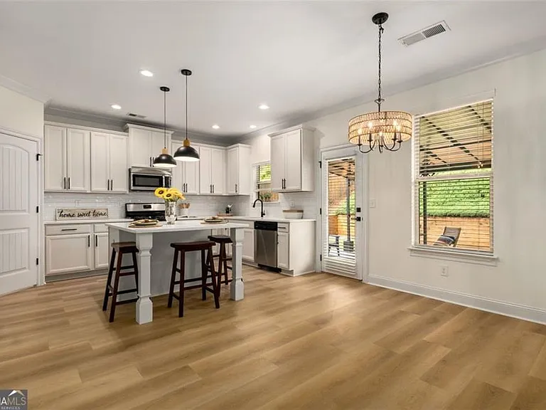 5115 Rialto Way — Photo 4