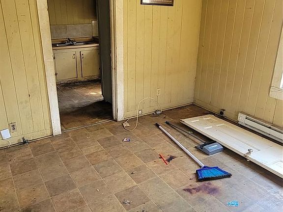 5th image of 416-418 420 Airline Ave