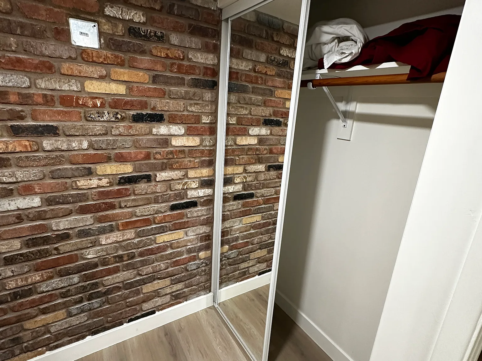 4 bed, 1320 sqft, $825 — Photo 2