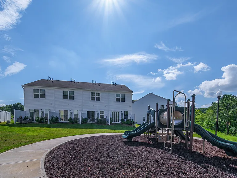 3160 N Hills Dr — Photo 35