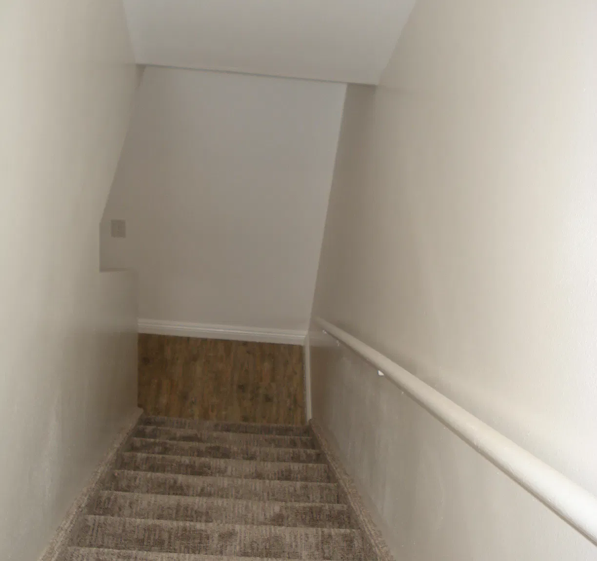 2 bed, 1.5 bath, 1100 sqft, $1,250 — Photo 3