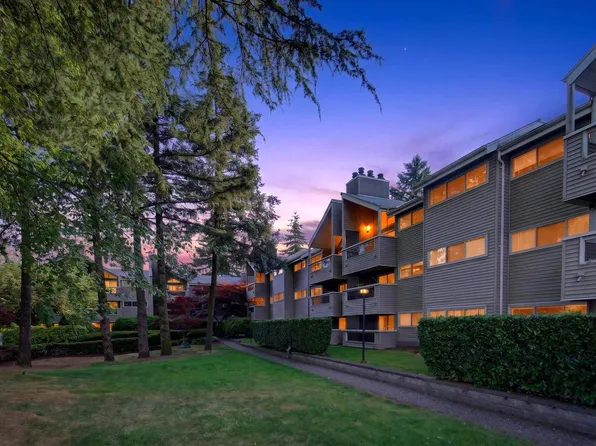 932 Robinson St #305, Coquitlam, BC V3J 7R8