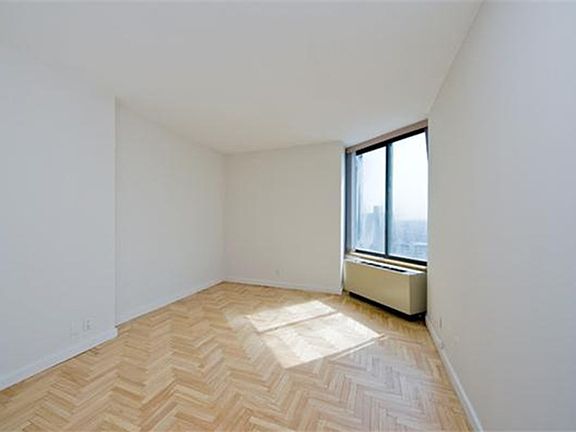 3rd image of 300 E 93rd St APT 38E
