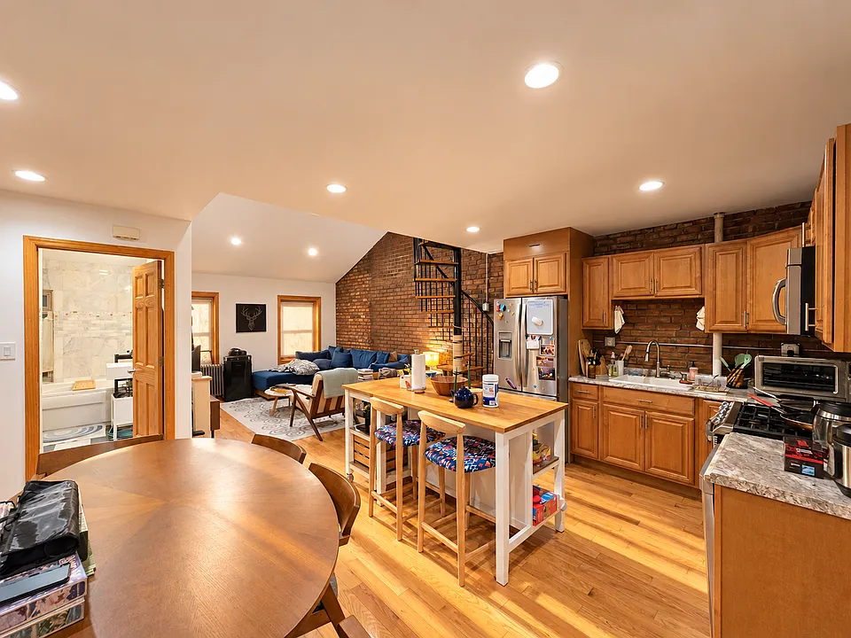 330 Hicks St #3