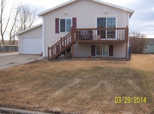 6013 Horseshoe Bnd, Mandan, ND 58554