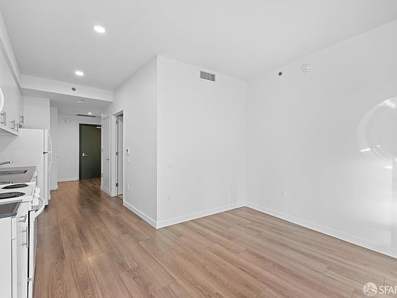 5th image of 285 Main St Unit 409