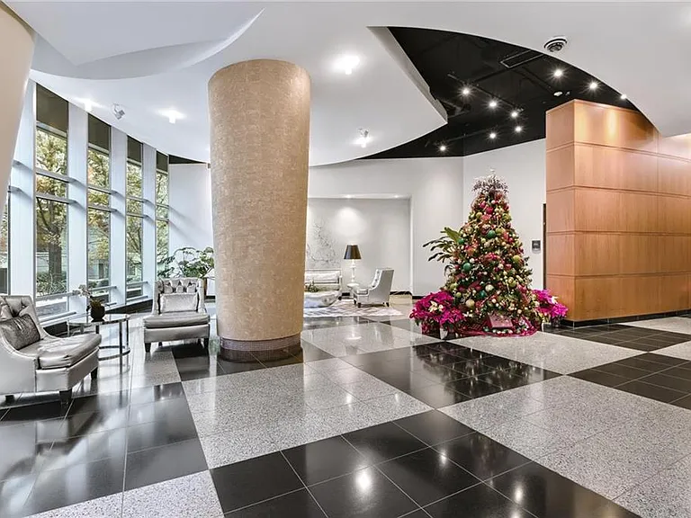 3338 Peachtree Rd NE #2401 — Photo 31