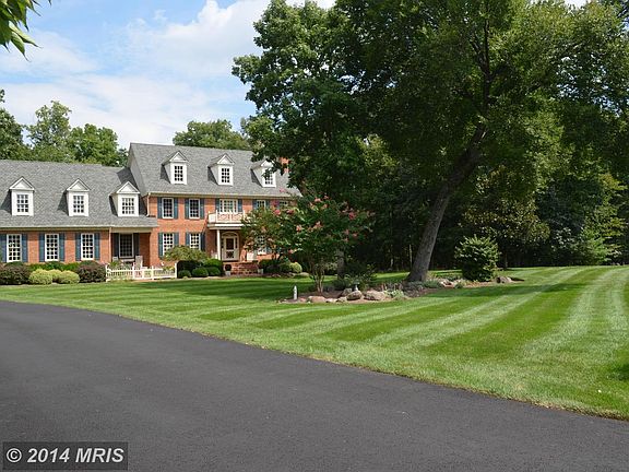 2nd image of 15420 Kentwell Cir