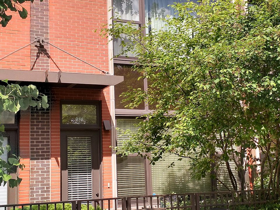 1st image of 914 N Larrabee St #1