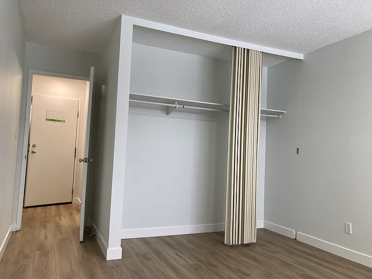 4 Hooper Cres NW — Photo 40