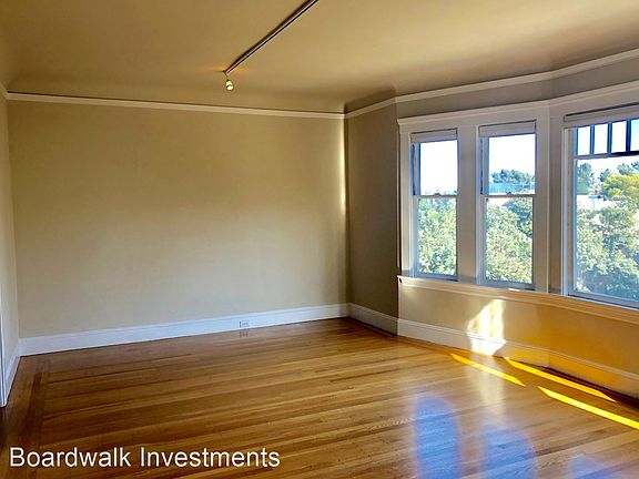 4th image of 270 Roosevelt Way