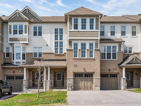 142 Battersea Cres, Ottawa, ON K2T 0C5