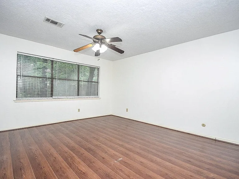 6702 Spring Leaf Dr — Photo 13