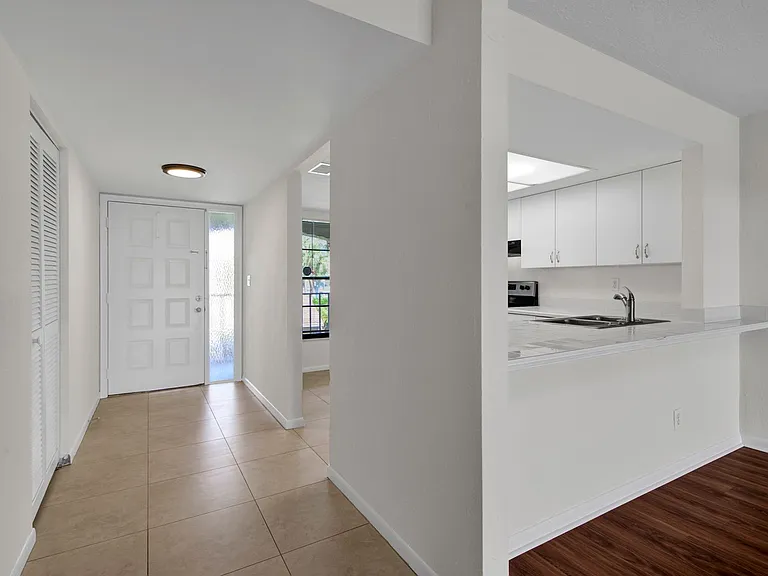 145 Cypress Way E #D-4 — Photo 3