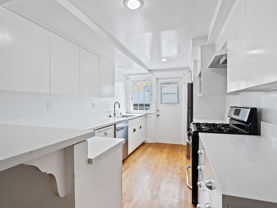 1st image of 842 2nd St #0
