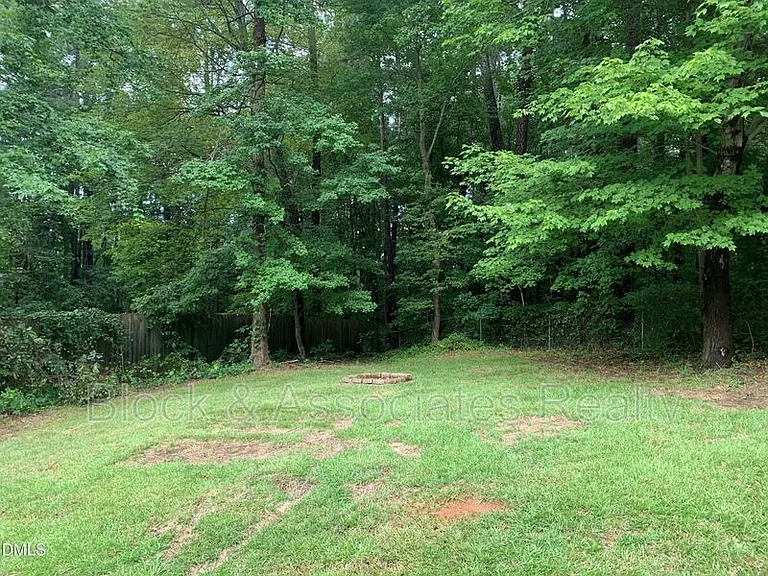 2600 Courier Ct — Photo 5