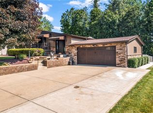 19 Ellen Dr, Mc Kees Rocks, PA 15136