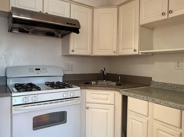 (undisclosed Address), Whitestone, NY 11357