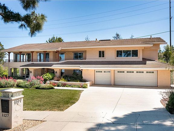 4th image of 1127 Garrido Dr