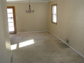 2nd image of 15028 California St