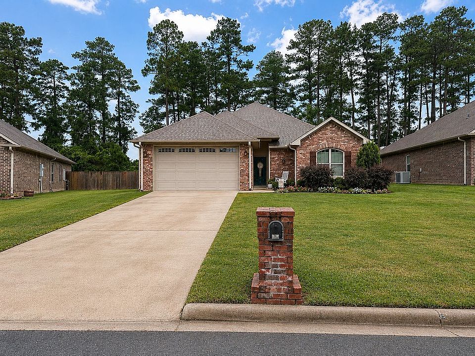 1st image of 171 Waverly Cir