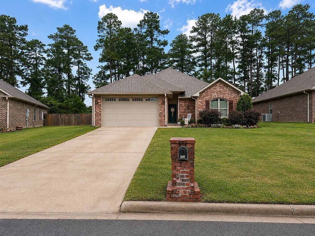 171 Waverly Cir - Property Image