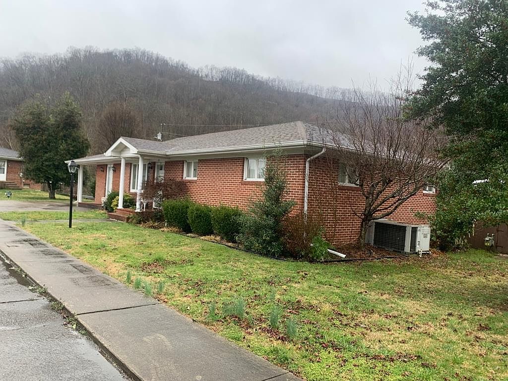 212 Branham Vlg, Prestonsburg, KY 41653 | Zillow