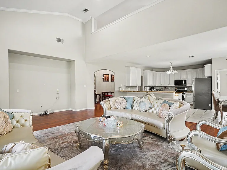 8660 Lariat Cir — Photo 12