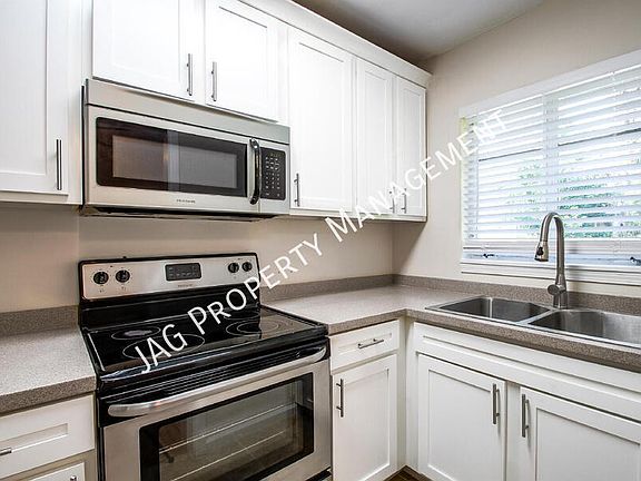 2nd image of 2761 Saint Johns Ave APT 5