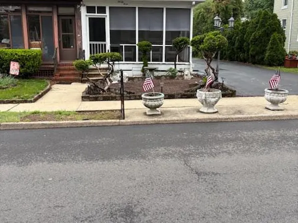 33 E Union St, Bordentown, NJ 08505