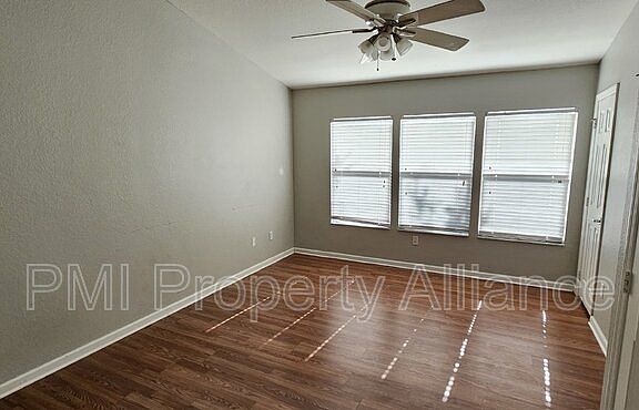 2nd image of 1840 Stockton Dr