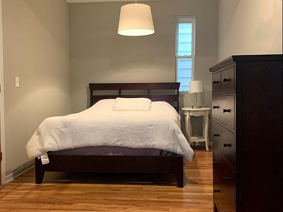 5th image of 2034 W Churchill St #1