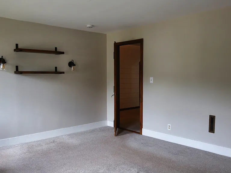 44 Pleasant St — Photo 13