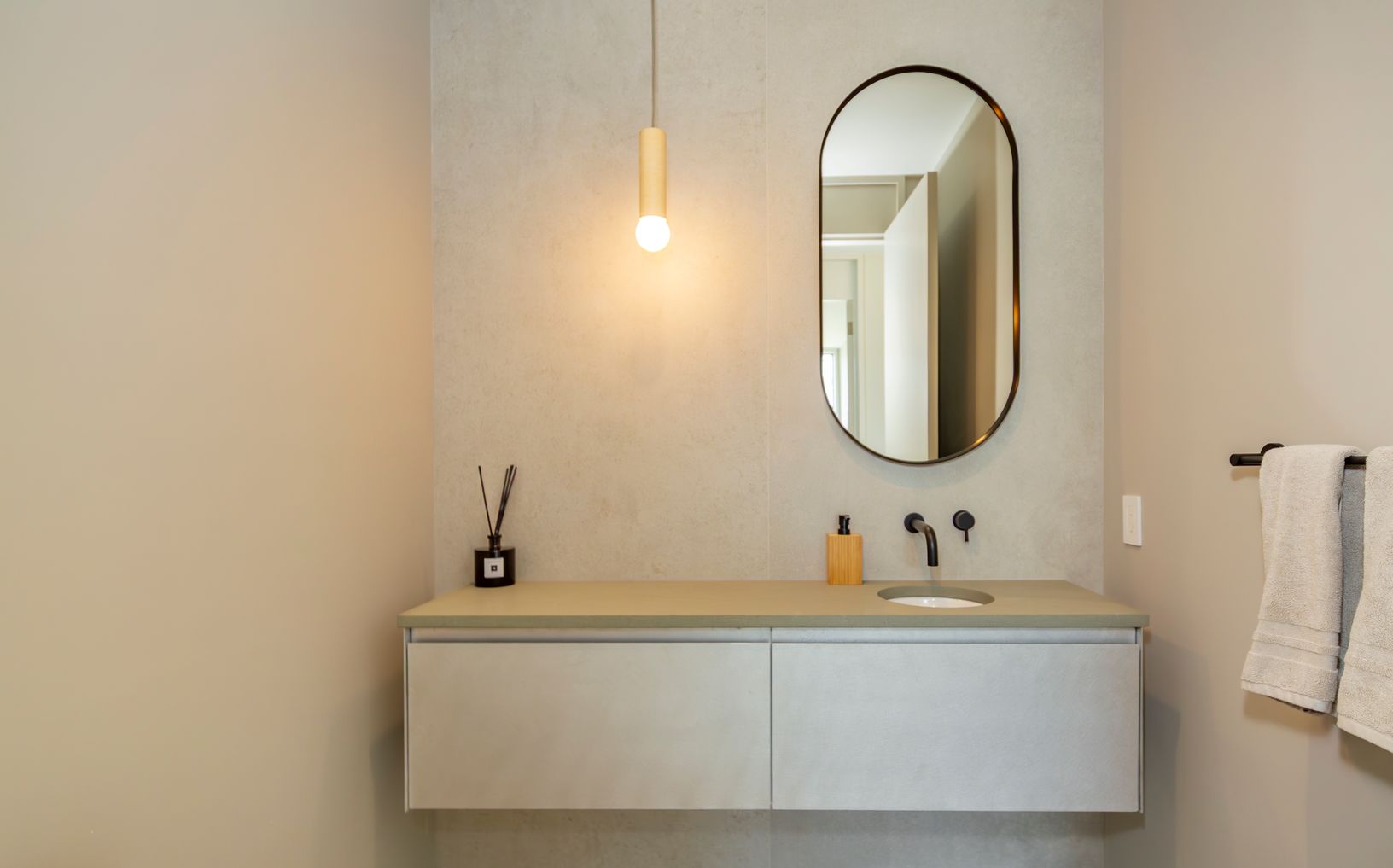  Powder Room