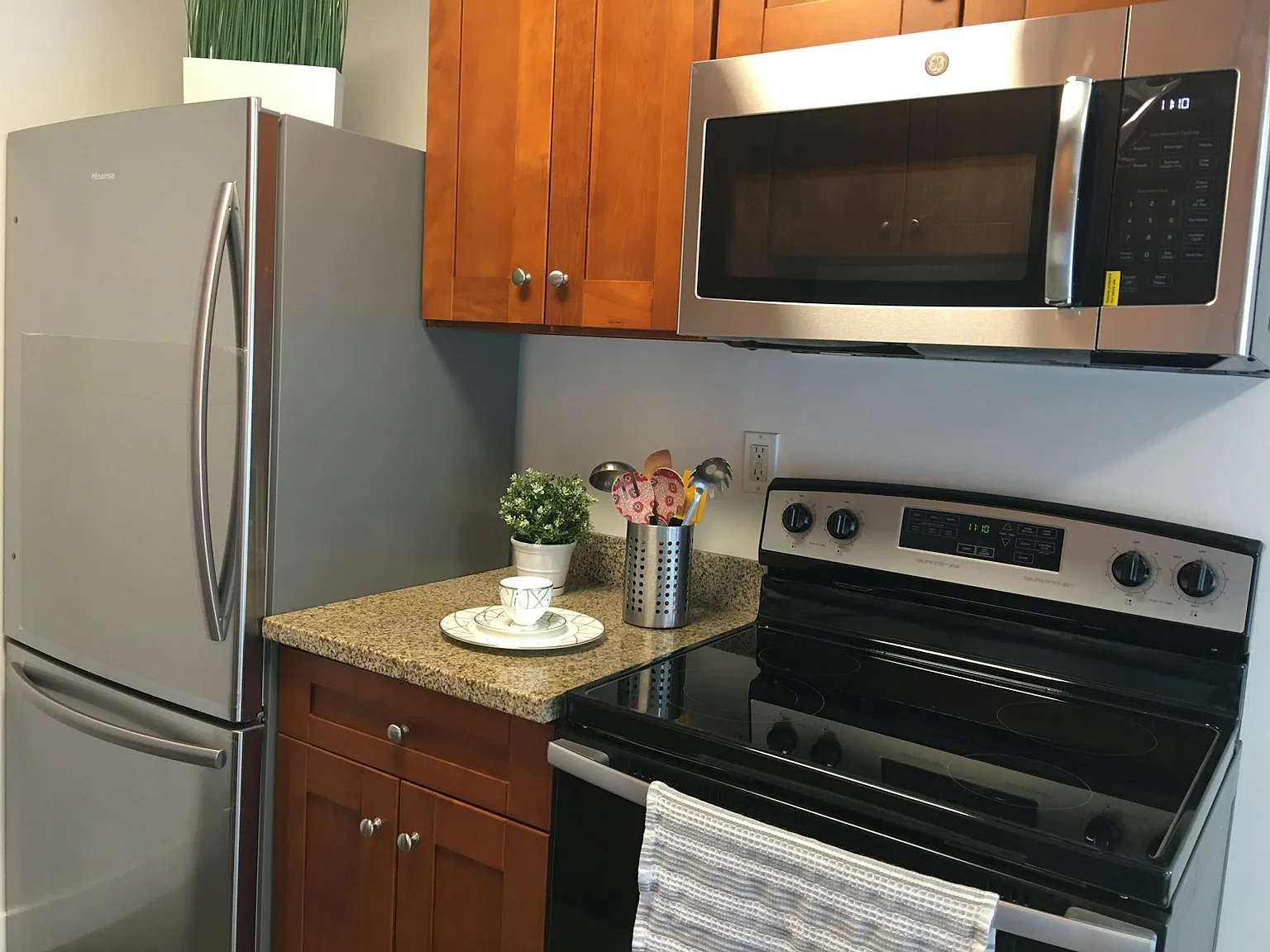 611 San Luisito Way, Unit 14 — Photo 3